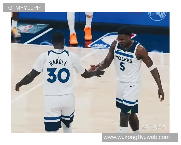 兰德尔带领球队奋勇争先19投12中砍下30分7篮板4助攻1抢断 兰德尔带领球队奋勇争先19投12中砍下30分7篮板4助攻1抢断