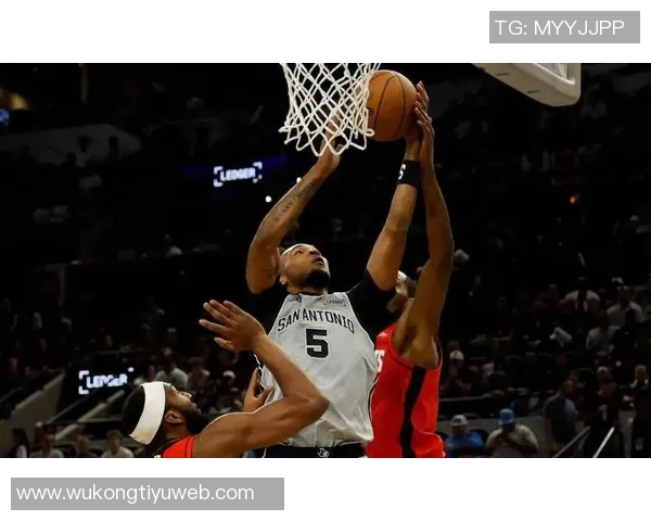 卡斯尔表现不佳失误频繁12投仅5中贡献16分5篮板6助攻1抢断1盖帽 卡斯尔表现不佳失误频繁12投仅5中贡献16分5篮板6助攻1抢断1盖帽