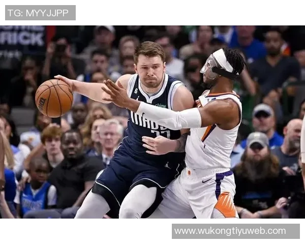 格雷森阿伦外线火力全开12投6中砍下17分4篮板5助攻表现抢眼